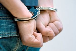 Tanarul retinut dupa ce a batut mai multe persoane, la Timisoara, a fost arestat preventiv