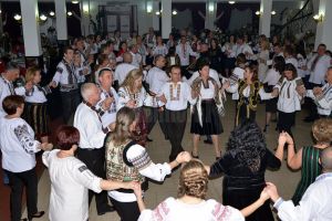 „Balul părinţilor”, ediţia a X-a, un eveniment de suflet organizat de Şcoala ...