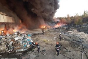 Incendiul din Mimiu nu a fost stins nici pana acum. Pompierii se lupta cu focul, de 70 de ore!