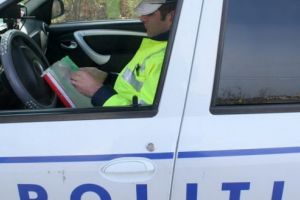 Conducea o autoutilitară fără să deţină permis de conducere