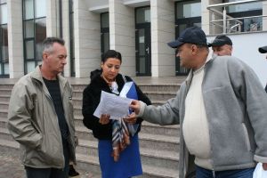 Procesul demnităţii. Foştii militari, daţi afară din Armată la împlinirea vârstei de 40 de ani, îşi caută dreptatea