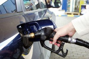 Și-a alimentat maşina şi a fugit fără să plătească. A fost prins de poliţişti