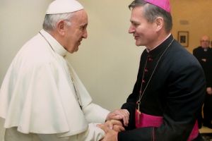 FOTO. Episcopul romano-catolic de Satu Mare, în vizită la Papa Francisc