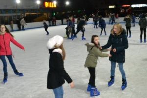 Se deschide patinoarul din Parcul Municipal Vest! Vezi aici cat e taxa