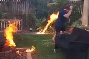 S-a dat mare că ştie să facă focul şi a ieşit un EȘEC total - VIDEO