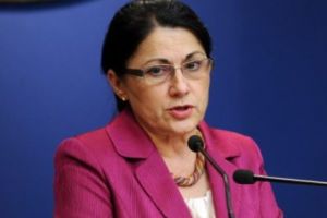 ECATERINA ANDRONESCU a scris DEZASTRUL din Educaţie. Acum revine cu o nouă FILĂ!