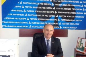 ”Încurajarea lecturii în şcolile şi comunităţile cu pondere mare de elevi romi”