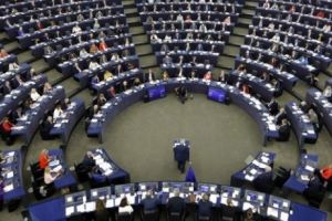 România a fost sancţionată moral. Europarlamentarii au închis ochii la protocoale