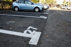 FOTOGALERIE. Locuri de parcare în locul garajelor în Micro 15