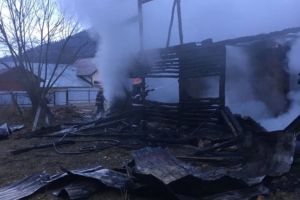 Incendiu de amploare in judetul Vrancea. Un imobil mistuit de flacari. SMURDUL chemat in ajutor 