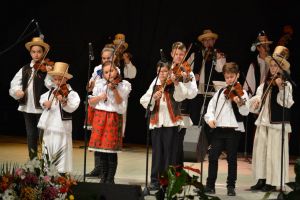 Festivalul Concurs Judeţean de Folclor „Danţu’ Mânânţăilor”, la cea de-a VIII-a ediţie