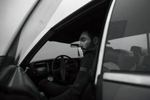 Fotograf celebru, ARESTAT pentru trafic de droguri de mare risc. Dădea cocaină elevelor de liceu, una încercând să se sinucidă