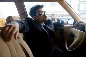 Prins DROGAT la volan