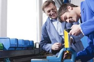 Perspectivă pentru tineri de a învăţa o meserie: învăţământul dual