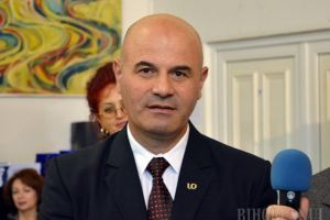 Studenţi insistenţi: Comisia de Etică a Universităţii, somată în continuare să-l sancţioneze pe Sorin Curilă