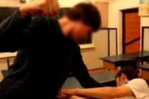 O elevă a fost BĂTUTĂ cu BESTIALIATE. Totul a avut loc chiar lângă ȘCOALĂ
