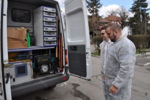 Doi oameni de afaceri din Bistriţa, bătuţi, legaţi şi jefuiţi în propria casă. Poliţia face cercetări