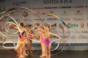 Tinerii cu rezultate deosebite şi dascălii acestora vor fi PREMIAȚI în cadrul evenimentului „Comunitatea arădeană sprijină performanţa”