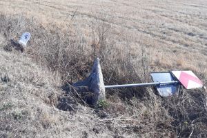 Harghitenii au raportat numeroase indicatoare rutiere rupte sau dărâmate