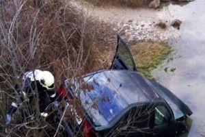 Aventură rutieră pentru un bărbat din Alba: a suferit un accident la Neamţ, dar s-a tratat în Harghita