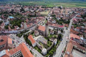 Administraţia unui oraş din judeţul Alba îşi pune asistaţii social la muncă