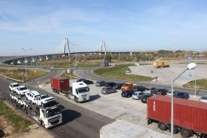 Drumul dintre Portile 10 si 10 bis ale Portului Constanta va avea patru benzi. Act important obtinut de CN APM Constanta