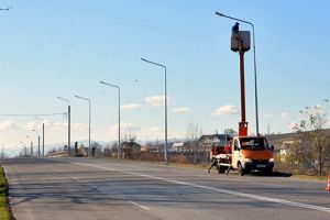 Drumul dintre Peştiş şi Cristur iese din beznă peste câteva zile