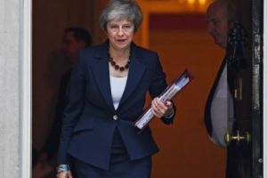 Brexit fără sfârşit: Theresa May a trădat
