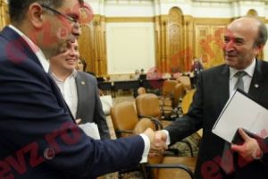 Nimeni nu ştie ce se va întâmpla după MCV. Se anulează legile Justiţiei sau se ignoră recomandările din Raport?