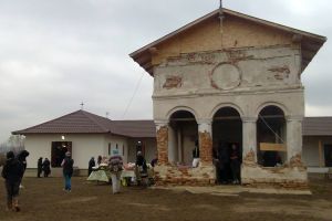 Sfântă Liturghie Arhierească la Sfinţirea Paraclisului Mănăstirii din localitatea Cojani, Protopopiatul Târgu-Cărbuneşti, Gorj