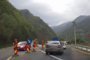 O nouă zi cu lucrări pe Valea Oltului. Circulaţi cu grijă!