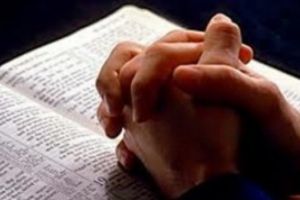 Decizie istorică - Rugăciunea 'Tatăl Nostru', modificată! Textul noii ediţii va fi supus atenţiei Vaticanului. Ce verset dispare