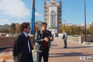 FOTO, VIDEO. Ministrul Culturii, în vizită la Monumentul Unirii de la Alba Iulia, aflat în construcţie înainte cu două săptămâni de Ziua Naţională