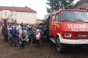 Elevii şi cadrele didactice din Tomeşti, pregătiţi de ISU pentru a face faţă unui cutremur