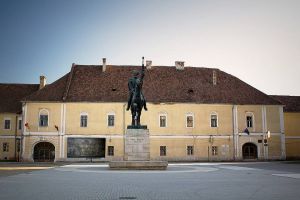 Primul pas în valorificarea durabilă a Palatului Principilor: Încep lucrările de restaurare a corpului principal al edificiului