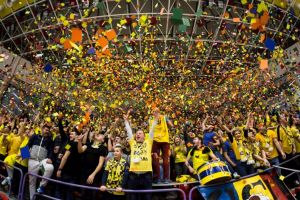 Fanii CSU Sibiu devin vedete pe coperta revistei suporterilor