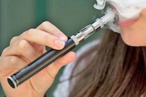 Substanţa periculoasă din ţigările electronice asociată cu sindromul de „plămân popcorn”. Boala este incurabilă