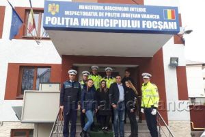 FOTO: 19 liceeni au fost poliţişti pentru o zi