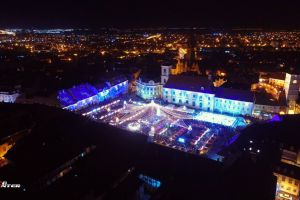 VIDEO FOTO Magia sărbătorilor a cuprins Sibiul – Târgul de Crăciun şi-a deschis porţile – Deschiderea