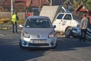 Accident în faţa Poliţiei Călineşti