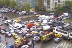 Atenţie, ȘOFERI! Trafic BLOCAT în Capitală. Ce rute trebuie să EVITAȚI în weekend