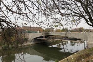 Robu vrea transport agabaritic pe Bega, pana la podurile din Iosefin, pentru aducerea unor grinzi