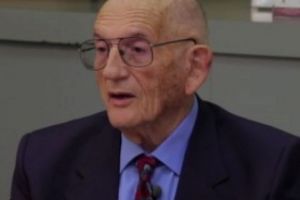 Leacul unui doctor de 94 de ani împotriva gripei – Ce aliment consumă zilnic