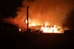 INCENDIU PUTERNIC la o conductă de gaze. Se acţionează DE URGENȚĂ