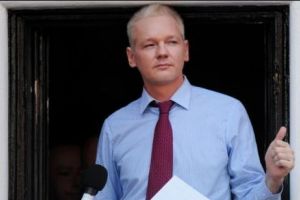 Fondatorul WikiLeaks, Julian Assange, TORTURAT în Ambasada Ecuadorului. Plan diabolic de DISTRUGERE MENTALĂ