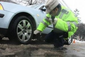 A venit IARNA! SPAIMA cea mai mare a şoferilor DEVINE REALITATE. Ce păţeşti dacă eşti PRINS cu ANVELOPE DE VARĂ