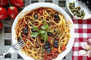 SPAGHETE PUTTANESCA,delicioasa reteta de post