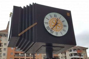 FOTO: Ceas, pentru Muzeul Naţional al Unirii Alba Iulia, din partea Rotary Club Alba Iulia