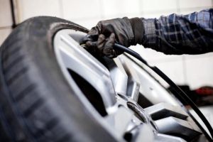 Tepe de sezon: vizita la vulcanizare. La ce sa fii atent ca sa nu iei teapa!