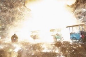 PANICĂ la festival. Mingea de FOC venită din ceruri. Mai mulţi răniţi au fost duşi de URGENȚĂ la spital